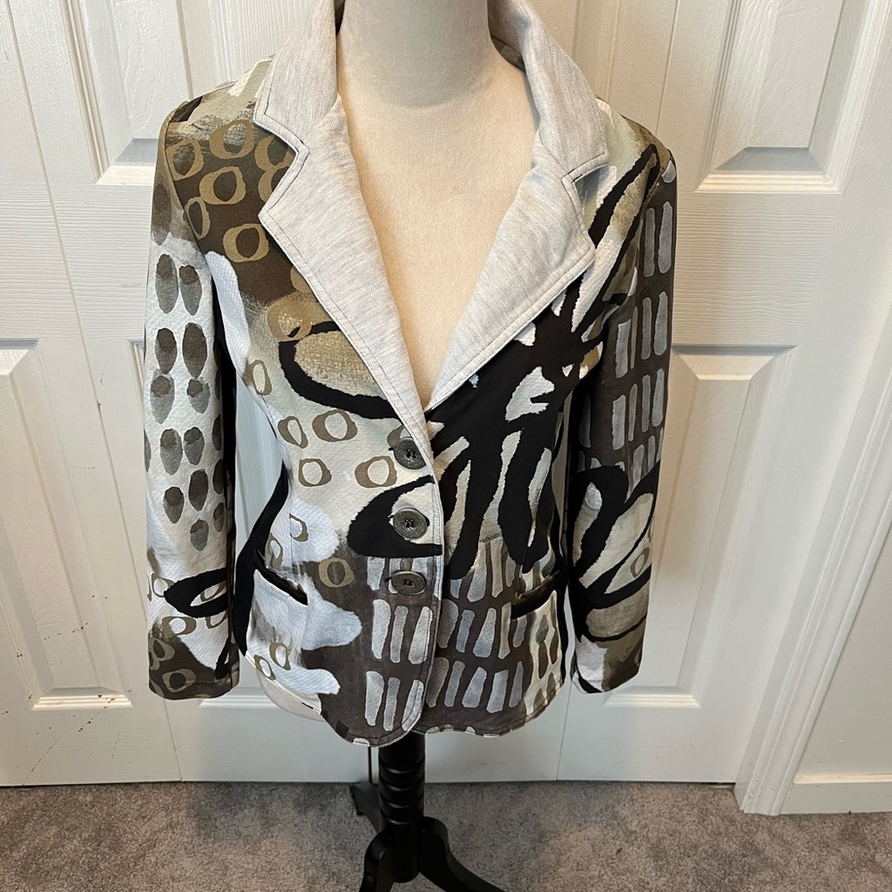 Dolcezza size 6 Stylish Women's Patterned Jacket